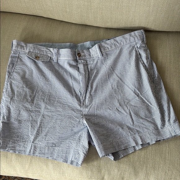 Polo Ralph Lauren Classic Blur and White Seersucker Flat Front Shorts - Picture 1 of 4